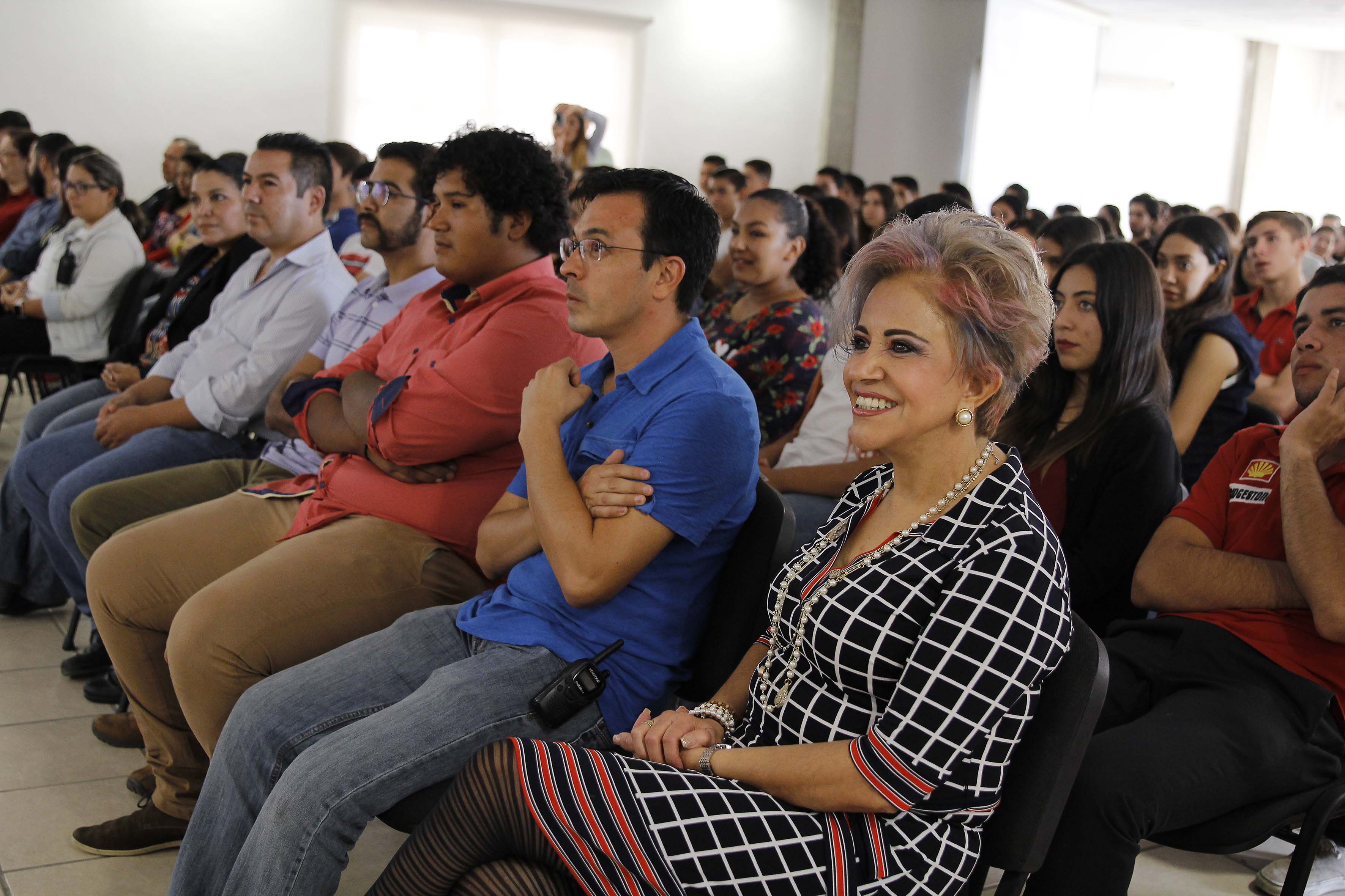 Finalizan festejos del décimo aniversario de la Preparatoria 15