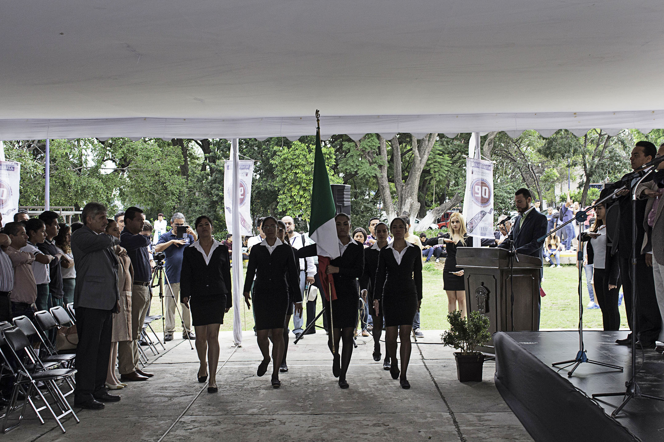 Compiten 98 proyectos científicos de distintos estados en la Escuela Politécnica