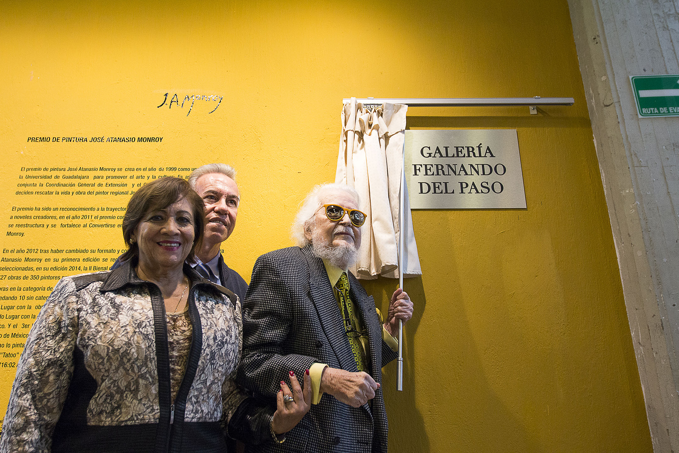 Rinden Homenaje al escritor Fernando del Paso