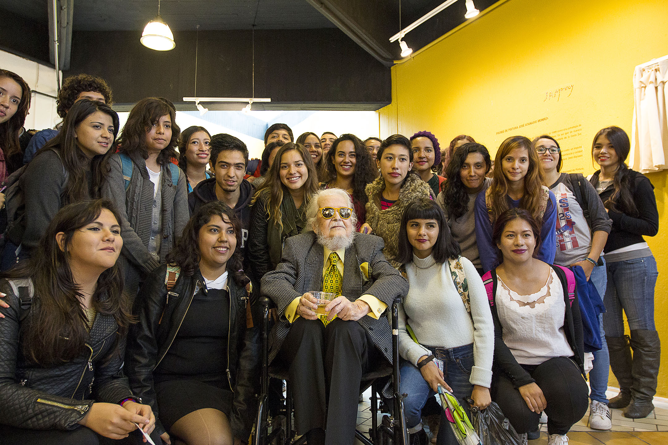 Rinden Homenaje al escritor Fernando del Paso