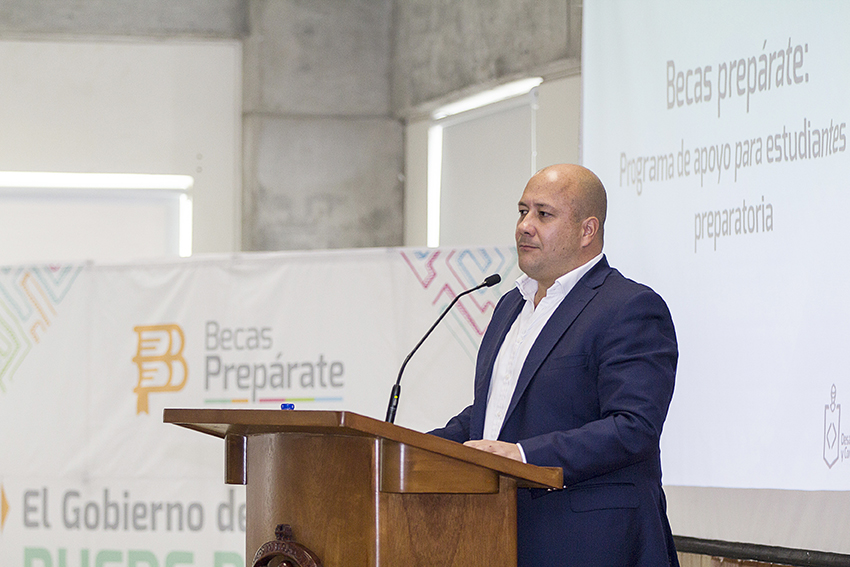 Presentan en la Preparatoria 18 de la UdeG “Becas Prepárate”