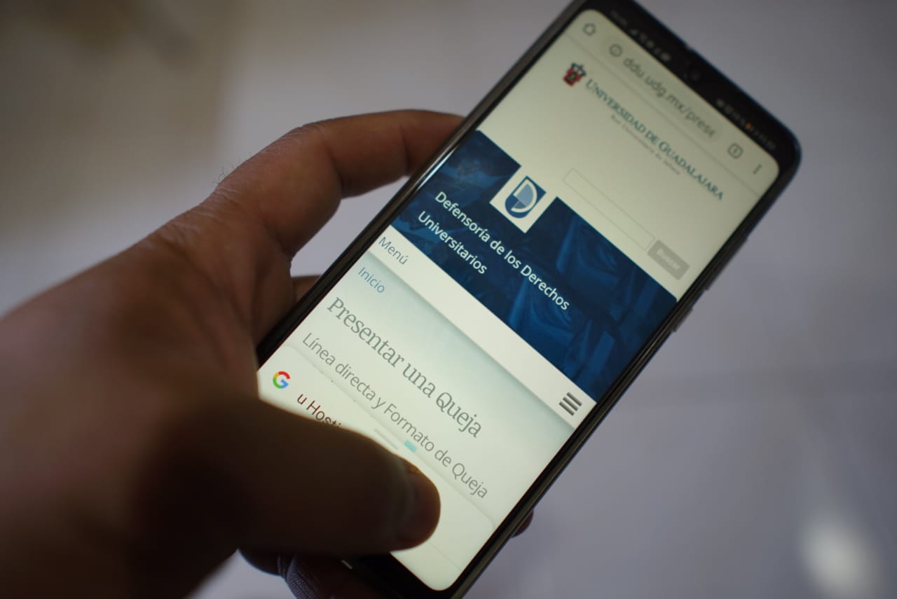 Uso de aplicación en un celular