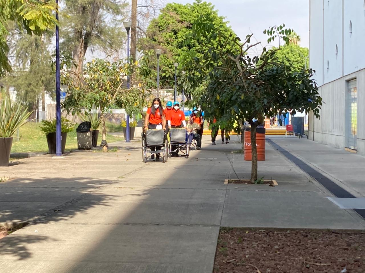 Brigadistas en campaña de vacunación