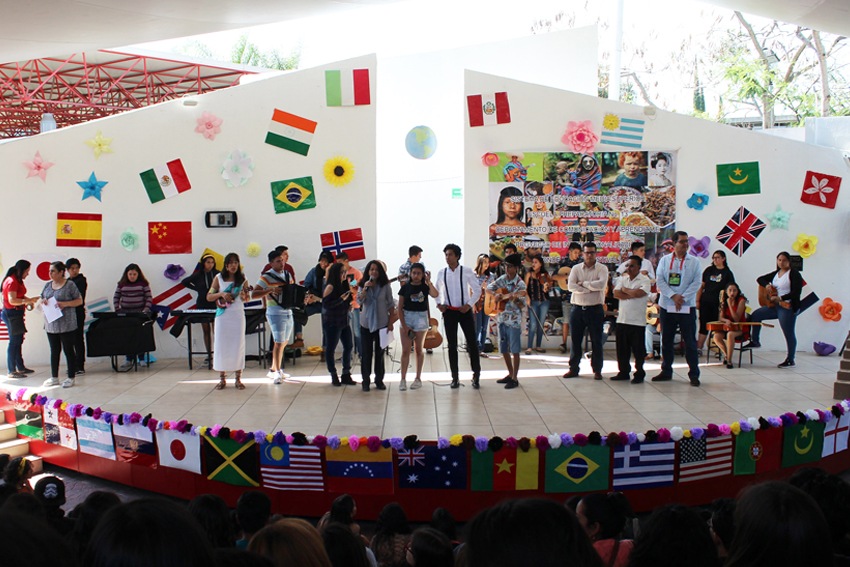 Alumnos en escenario