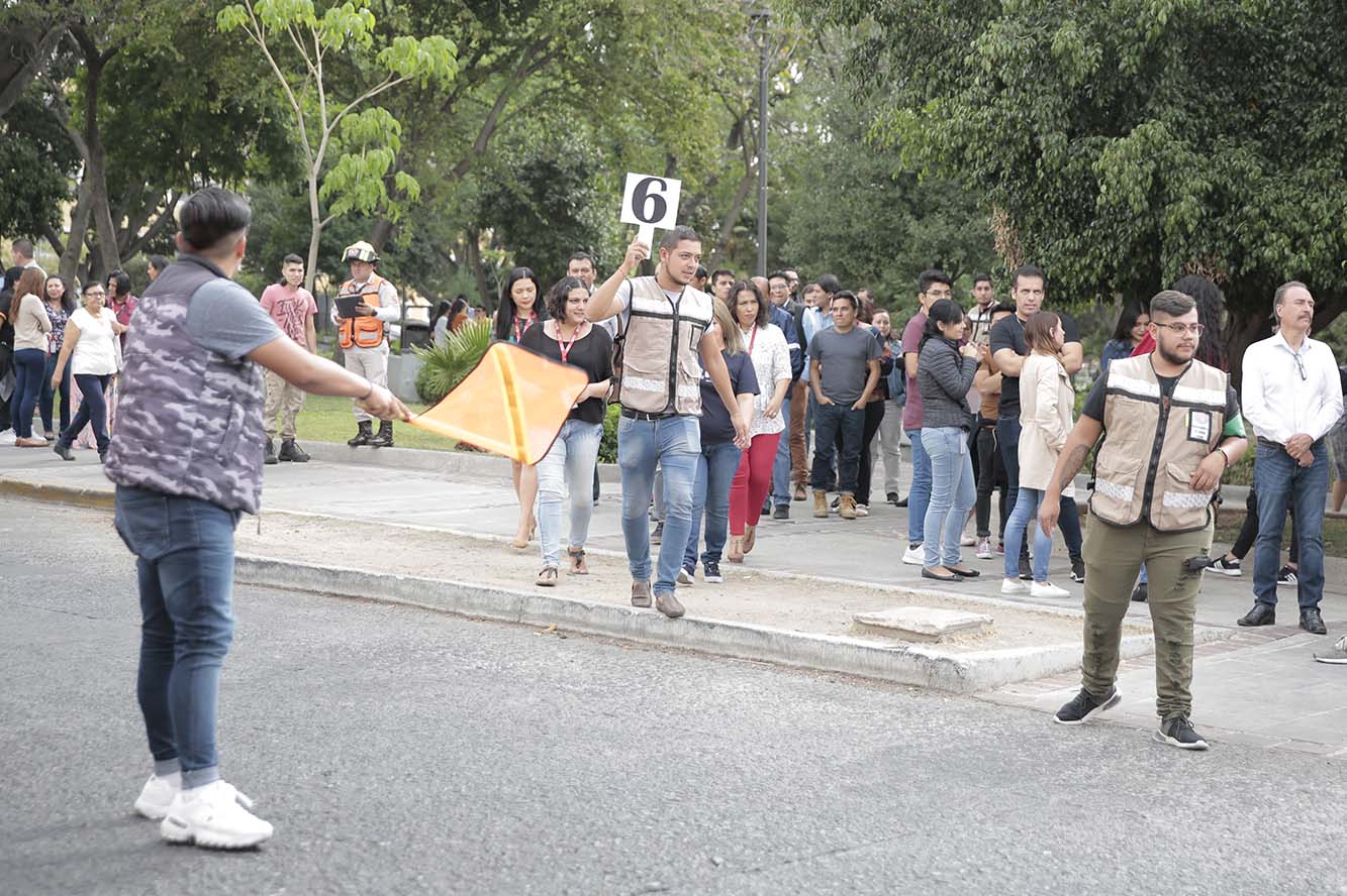 Trabajadores del SEMS en ejercicio de macrosimulacro