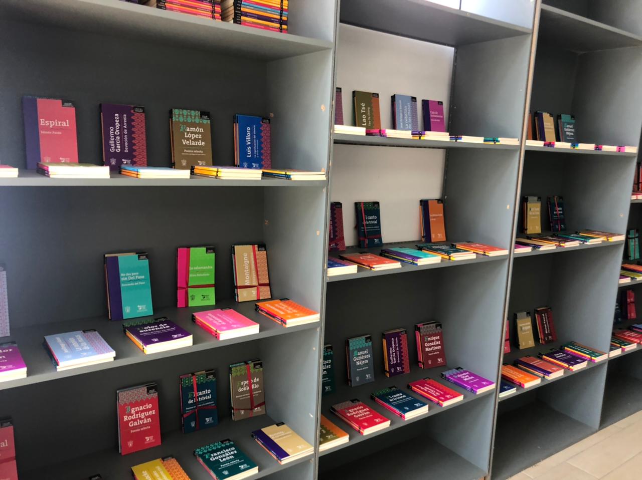 Stand de libros