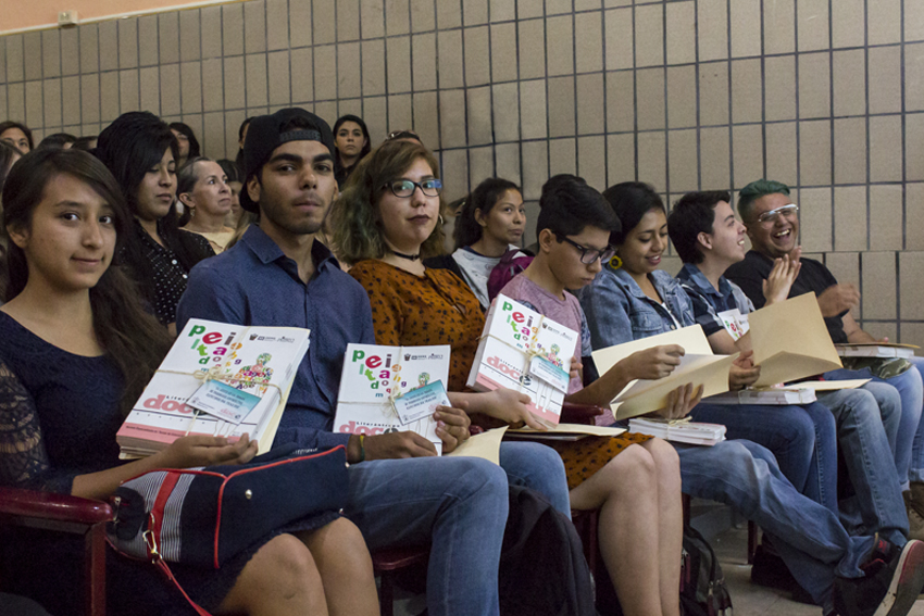 Alumnos con revista