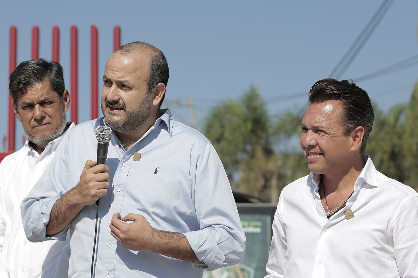 Autoridades del evento en instalaciones del plantel