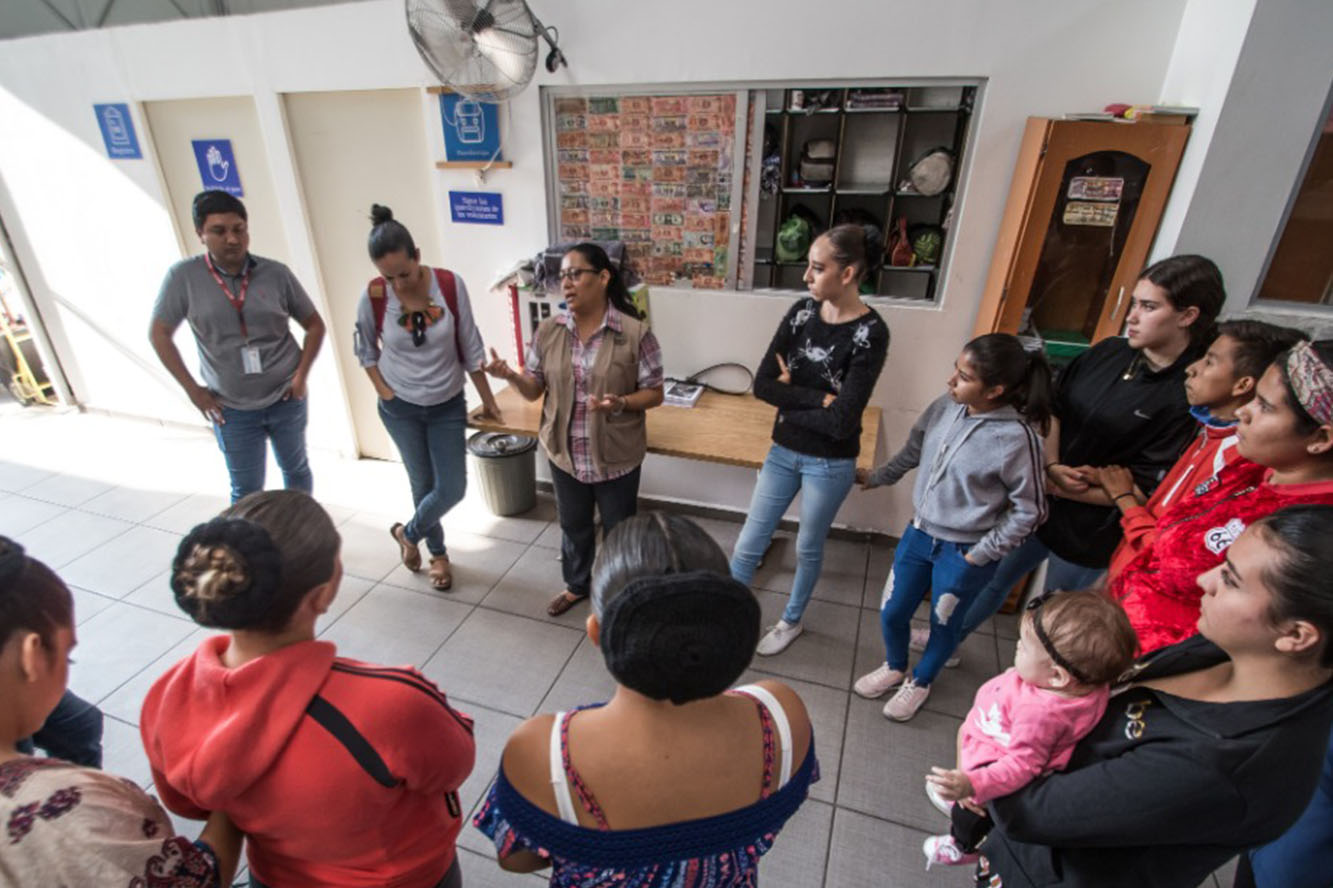 Grupo de personas en charla