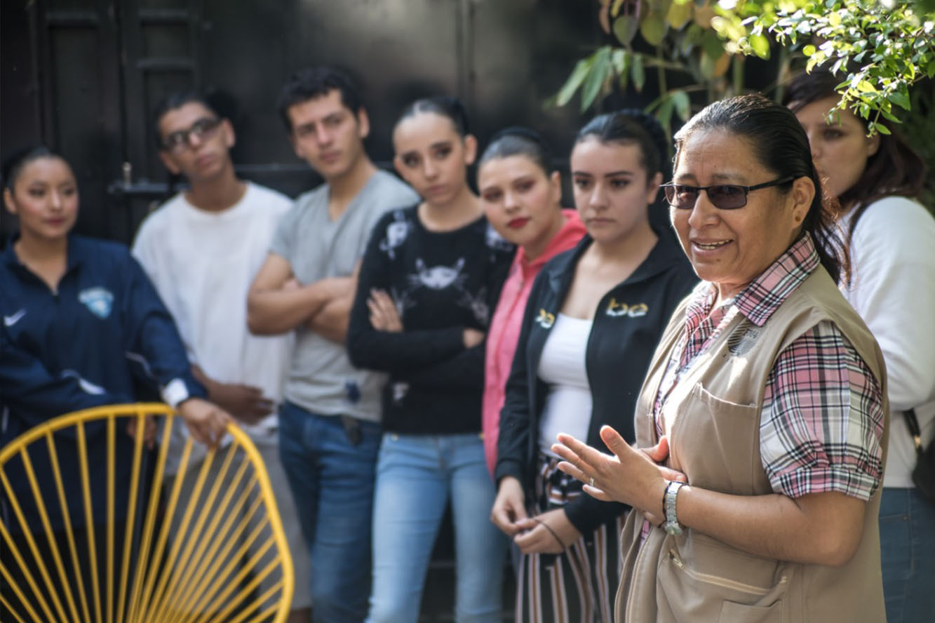 Grupo de personas en charla