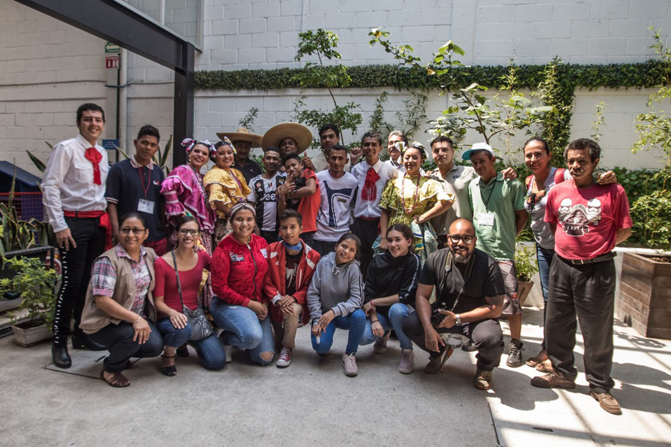 Grupo de personas en charla