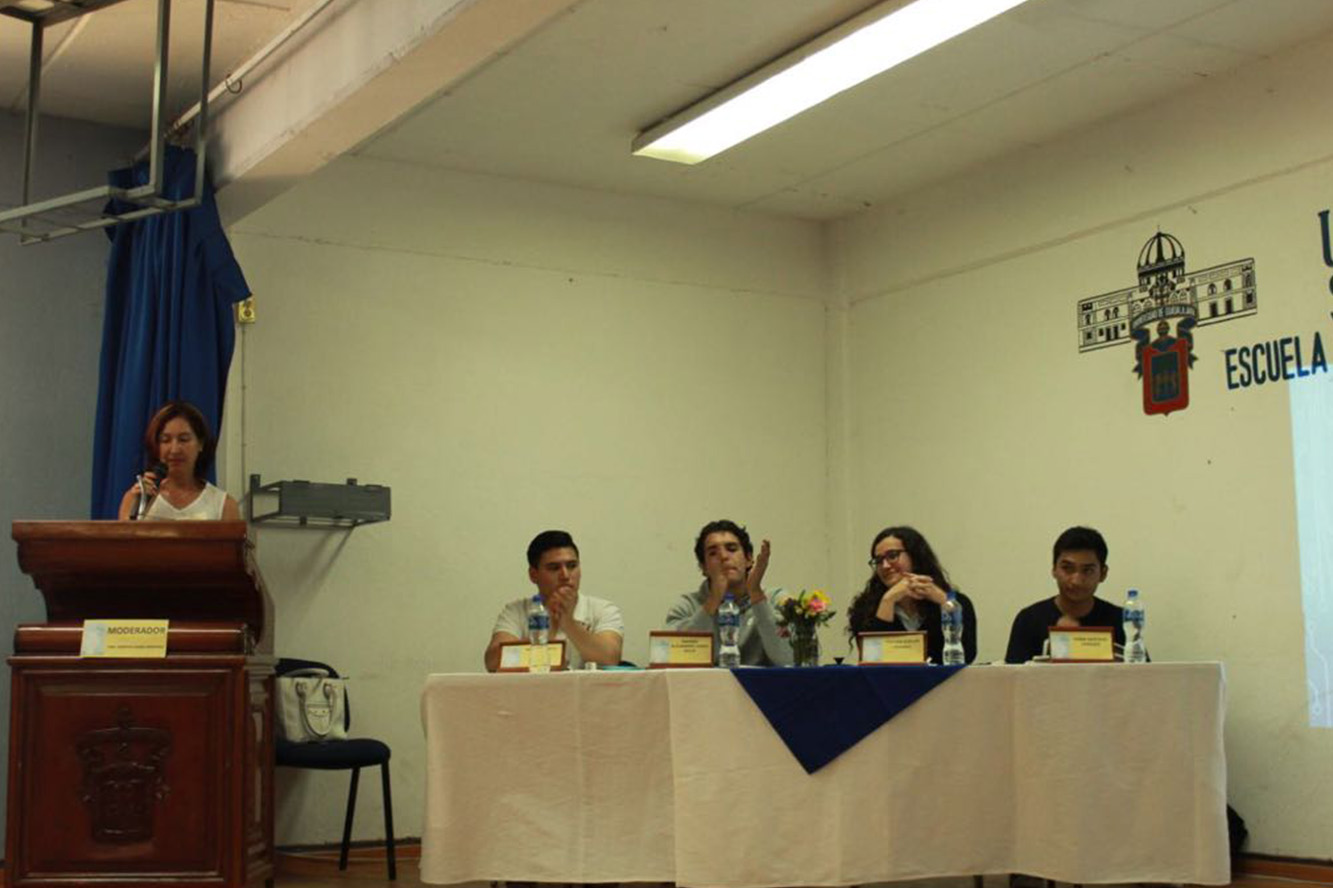 Integrantes de la mesa del presídium