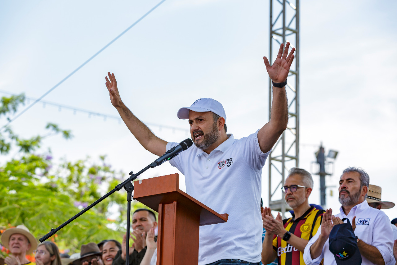 Participantes en contingente marchar por la autonomía y un presupuesto digno para la UdeG