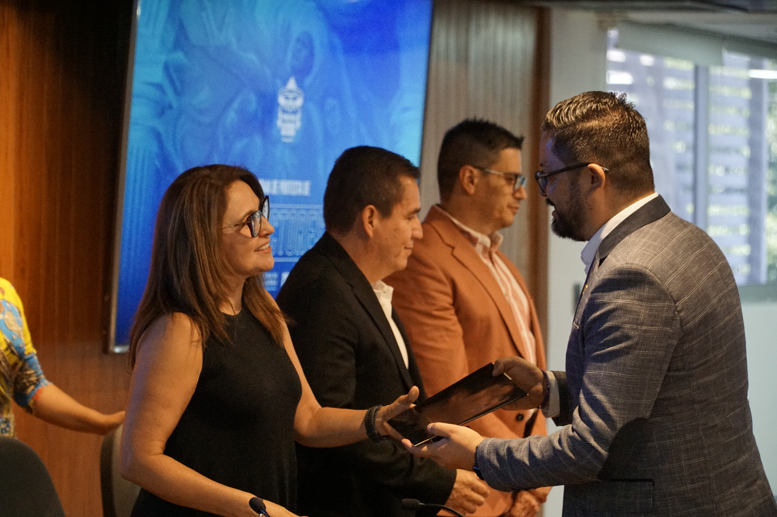 Autoridades del evento en presidium