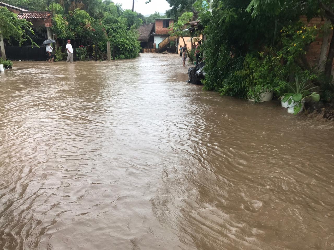 Inundación de calles El Tuito