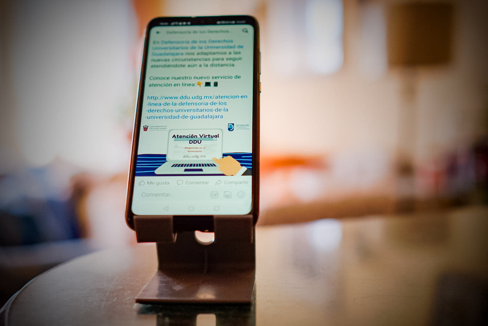 Celular muestra aplicación