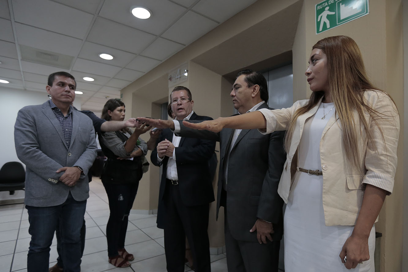 Protesta de los integrantes de la ofiscina de la Defensoría de los Derechos Universitarios