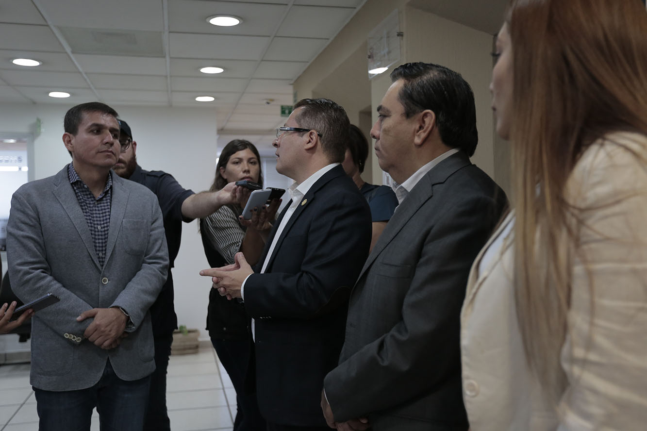 Autoridades e invitados del evento