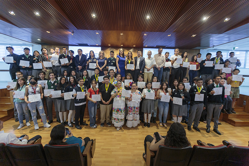 premian ganadores de la Olimpiada Mexicana de Filosofía