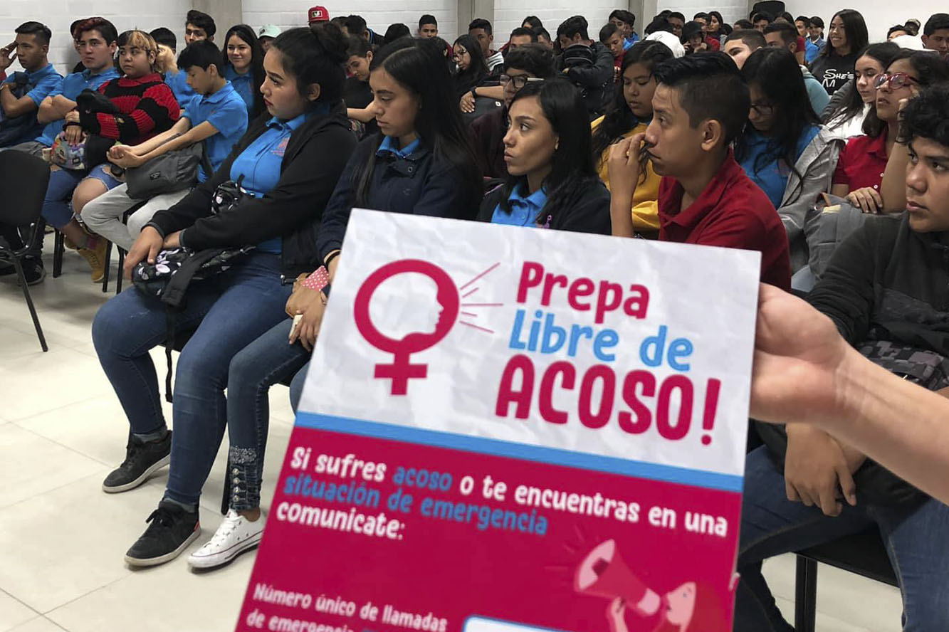 Alumnos en auditorio