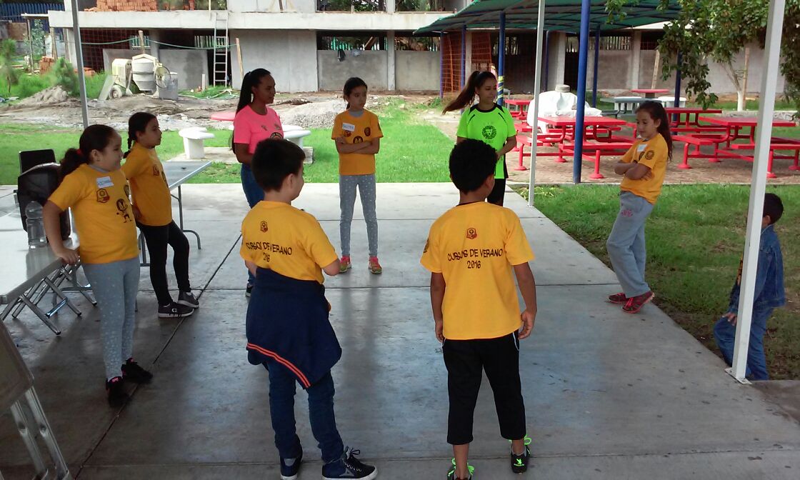 Grupo de personas participantes del evento