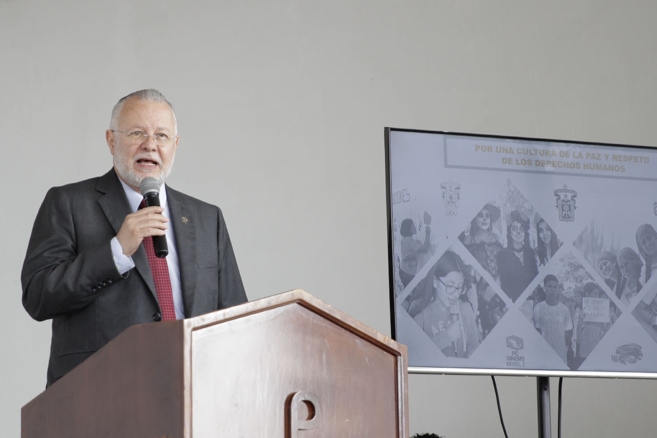 José Trinidad Padilla López en pódium