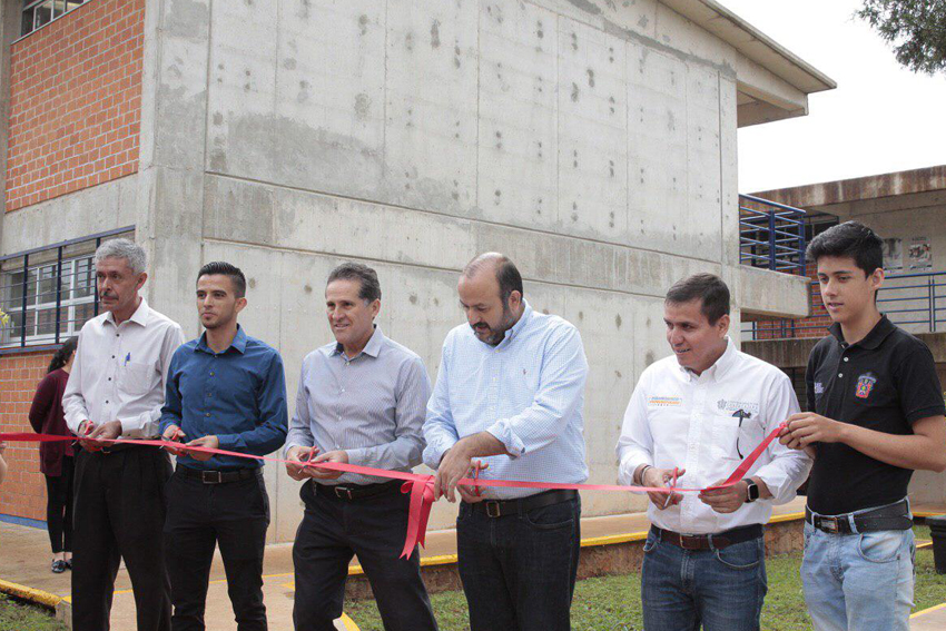 Visita del  rector general y director general a preparatorias de la región de Los Altos