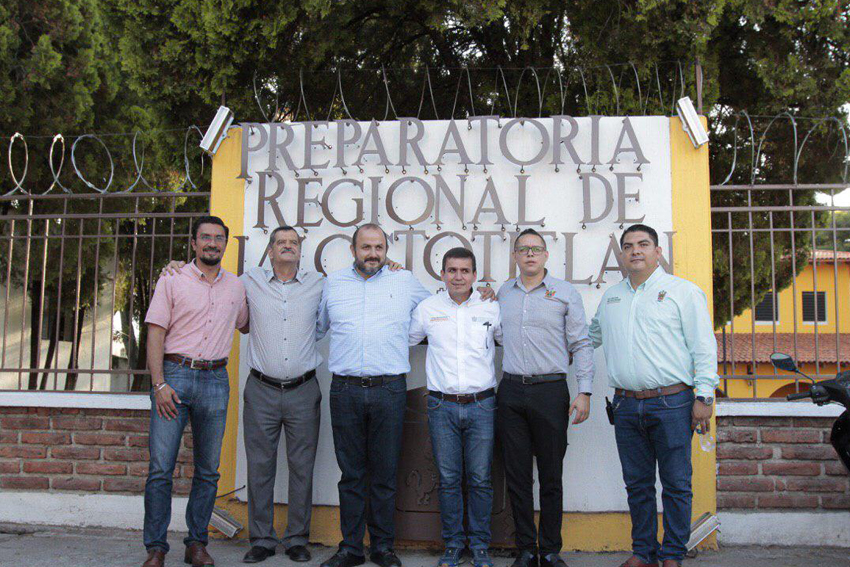 Visita del  rector general y director general a preparatorias de la región de Los Altos