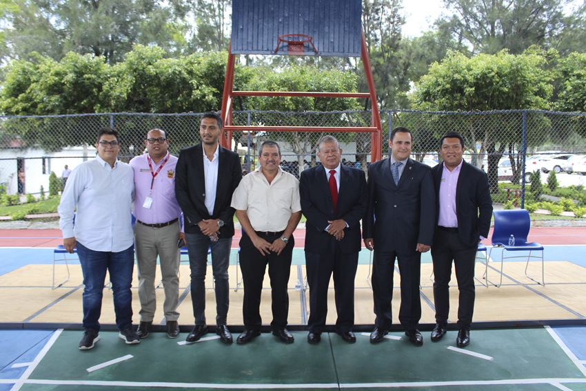Autoridades del presidium