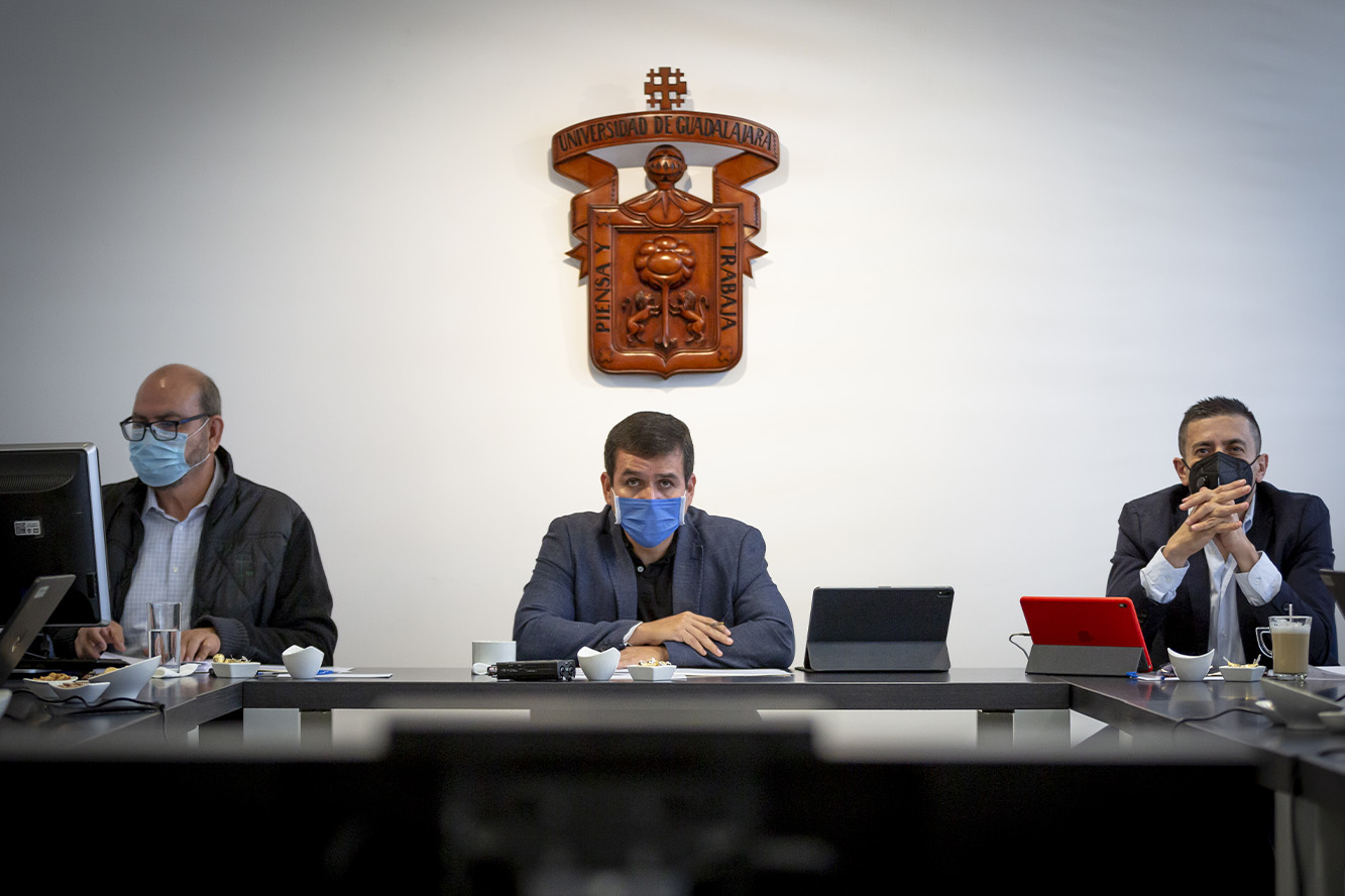 Autoridades del evento en sesión de cuems
