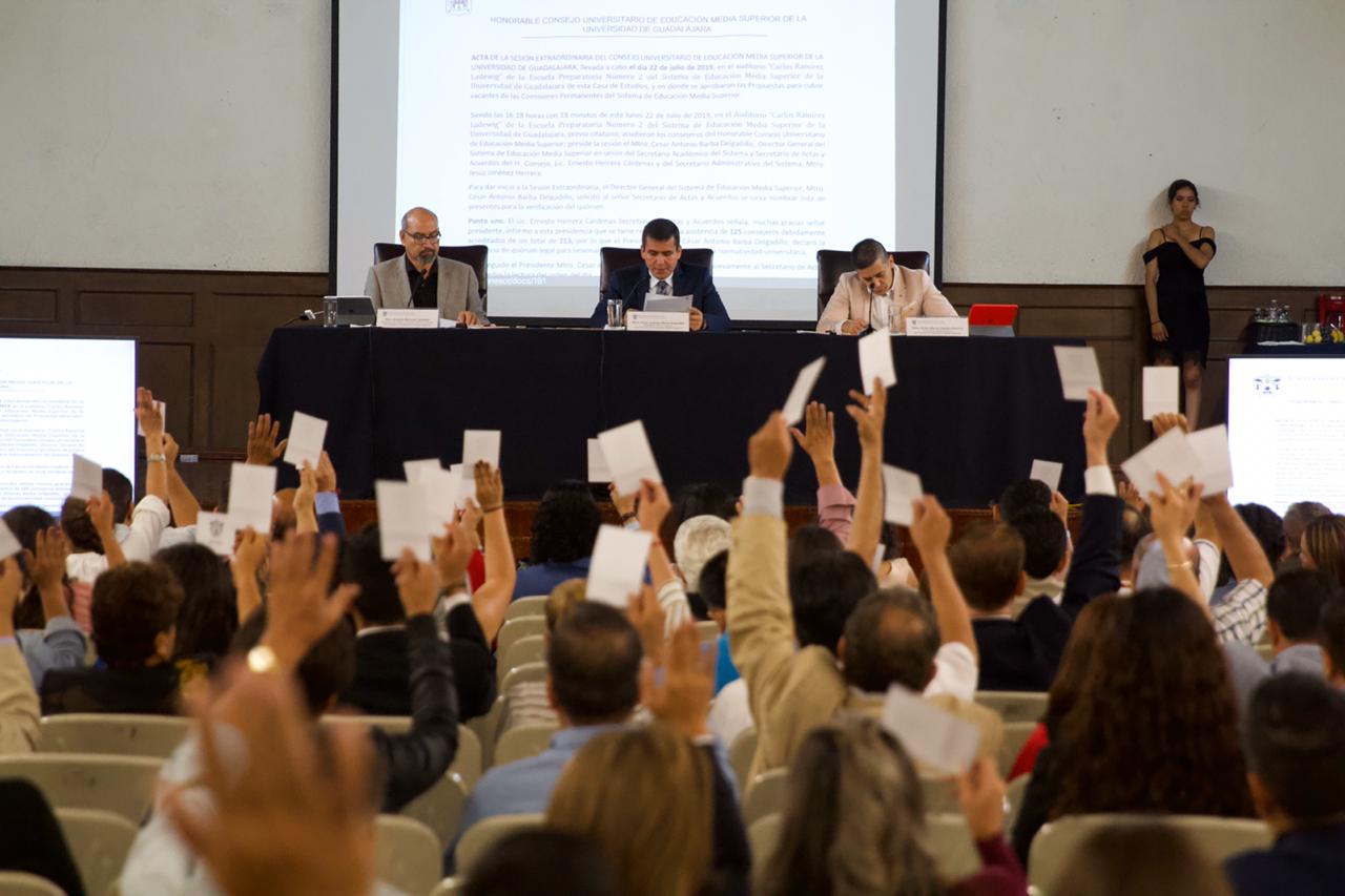Integrantes de la mesa del presidium