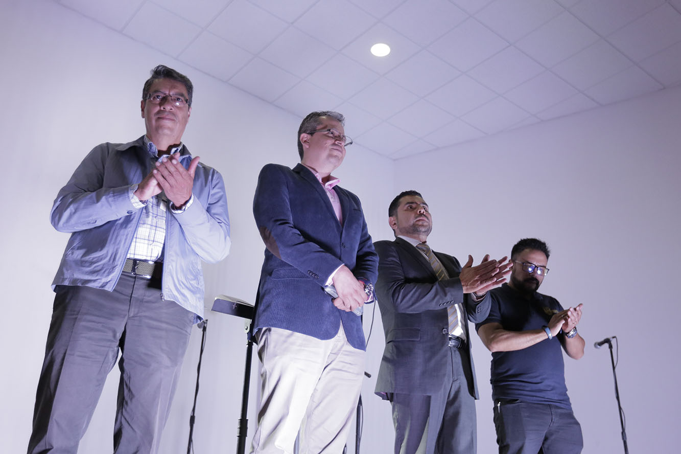 Autoridades del presidium