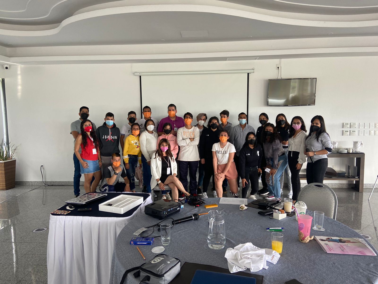 Alumnos particiantes en evento