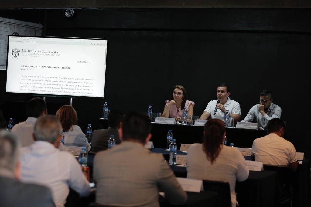 Participantes en reunión