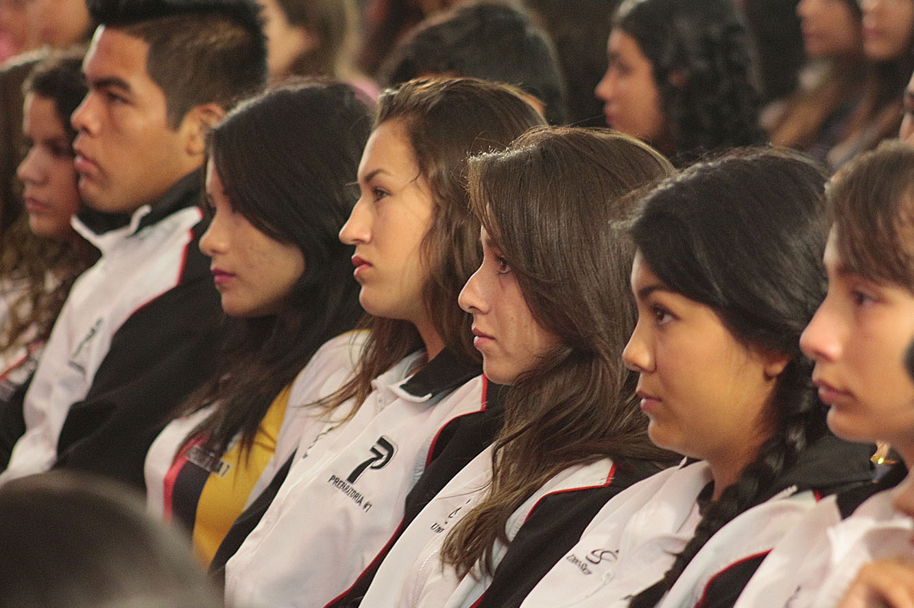 Alumnos en auditorio