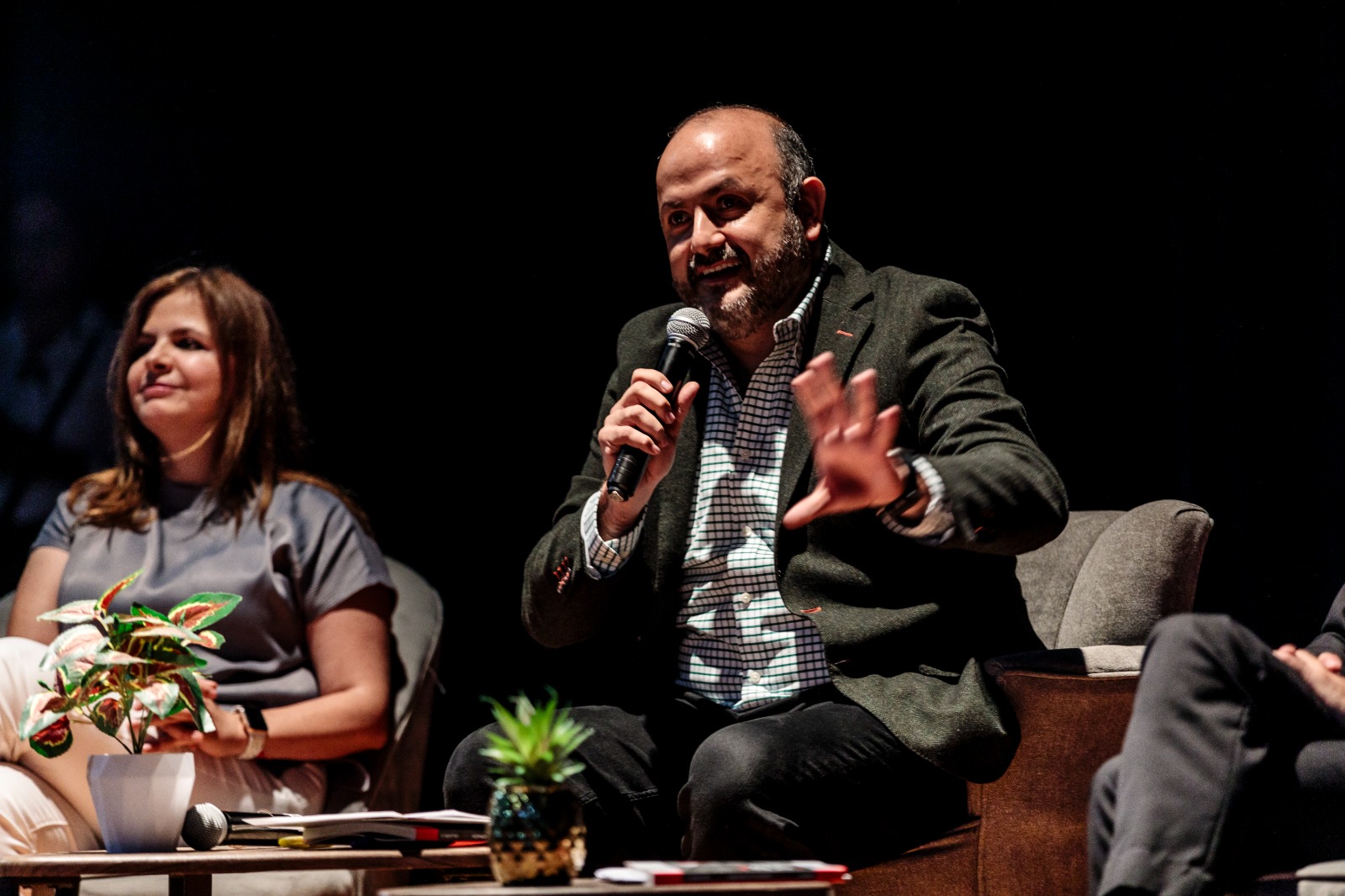 doctor Ricardo Villanueva Lomelí en uso de la voz