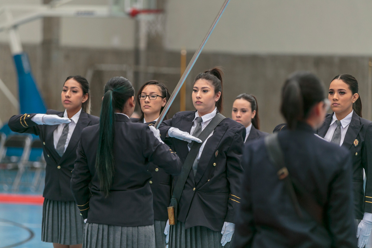 Escolta que participa en el evento