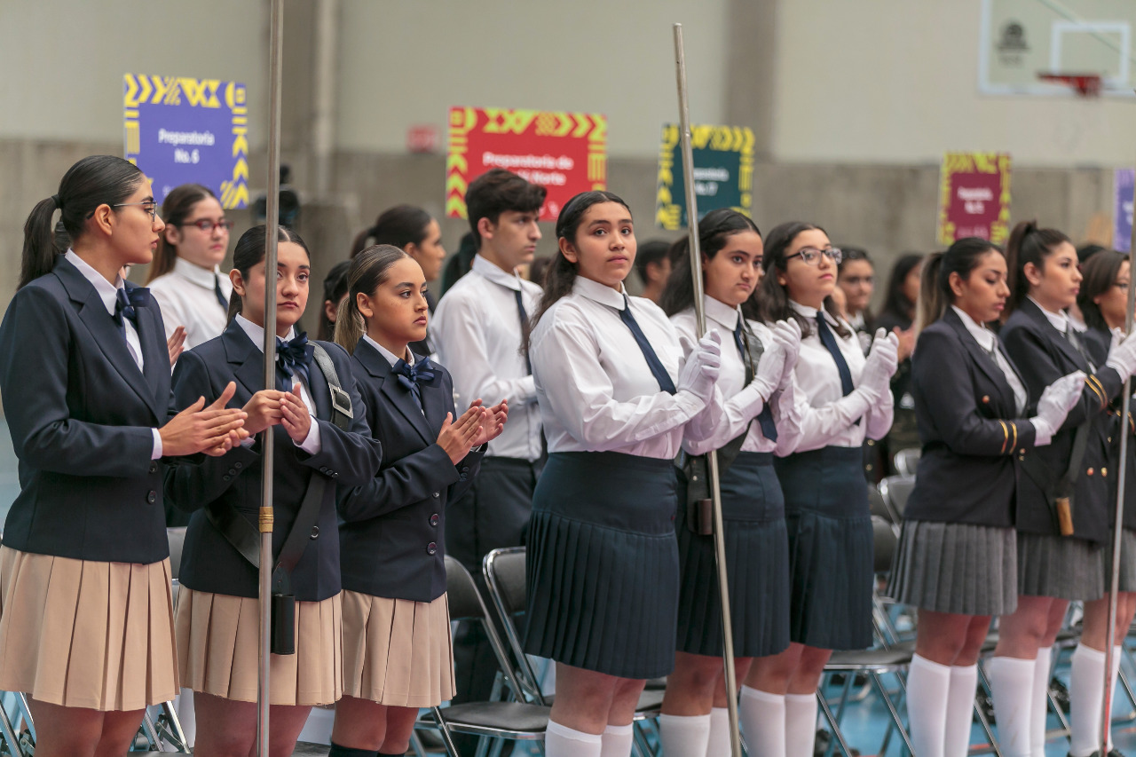 Escolta que participa en el evento