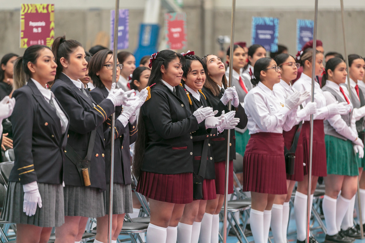 Escolta que participa en el evento