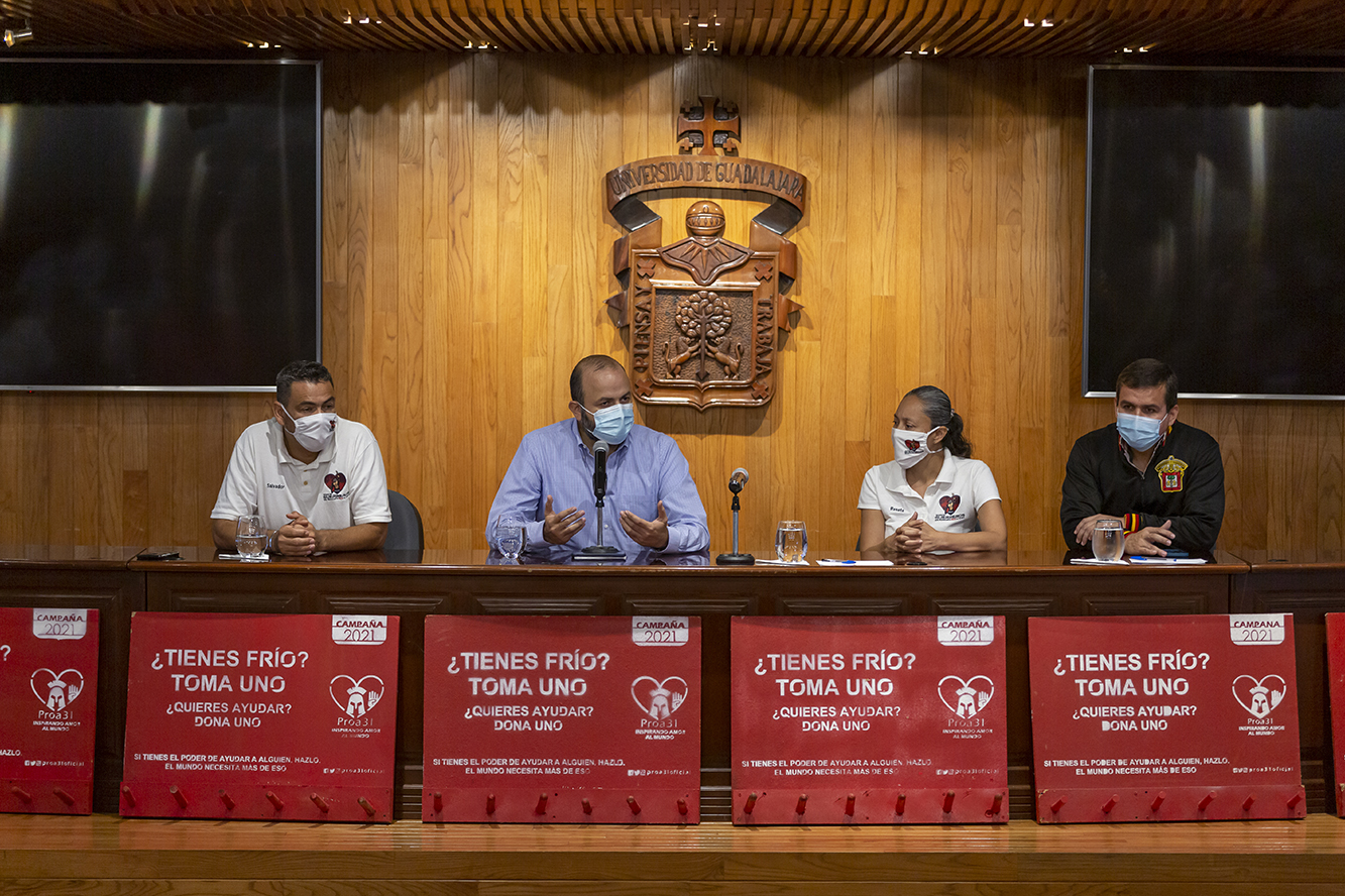 Autoridades del evento en presídium