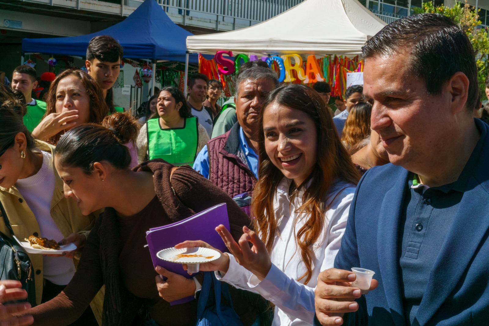 Recorrido por pasillos en feria gastronómica