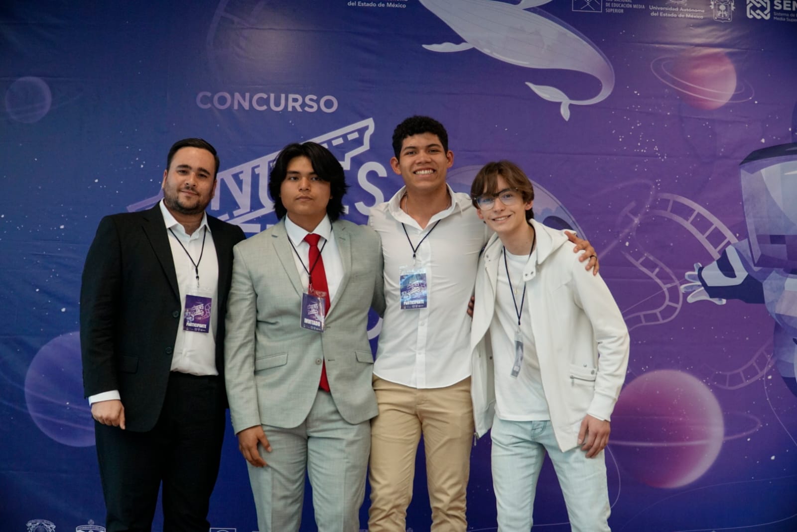 Grupo de participantes en concurso
