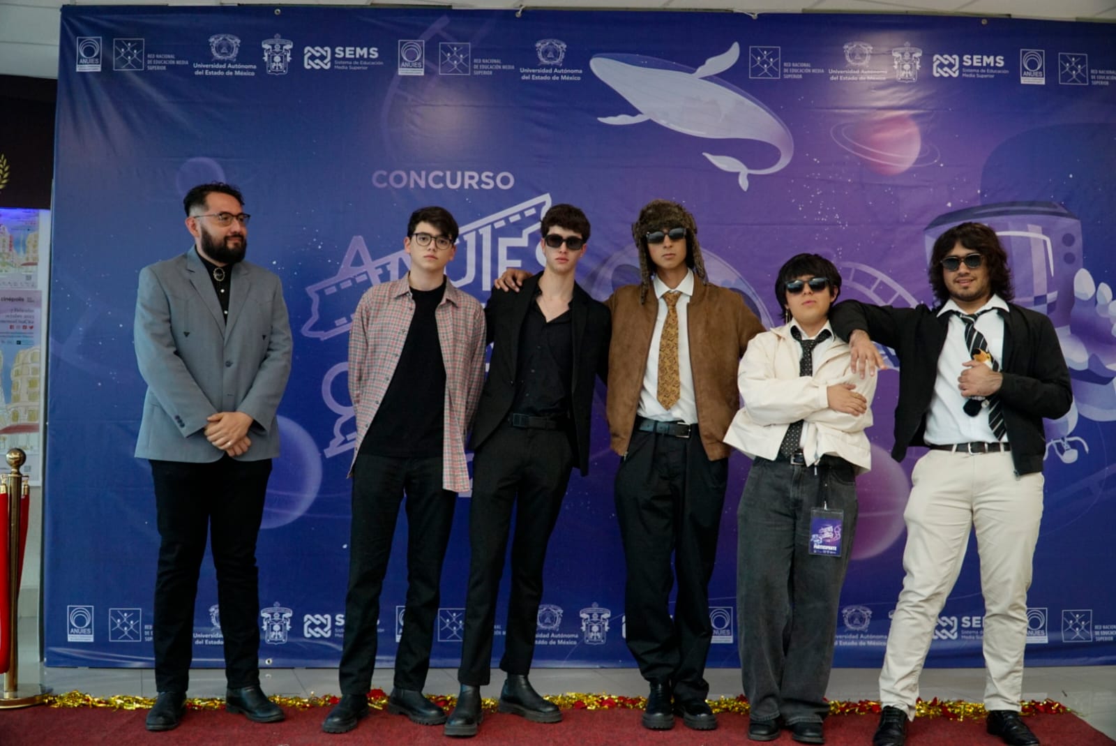 Grupo de participantes en concurso