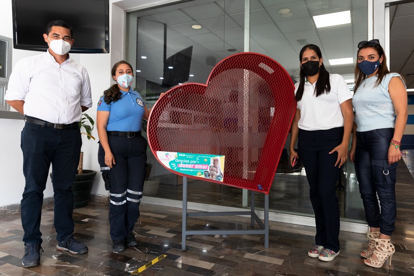 Recipiente Llena tu corazón para apoyo a niños con cáncer