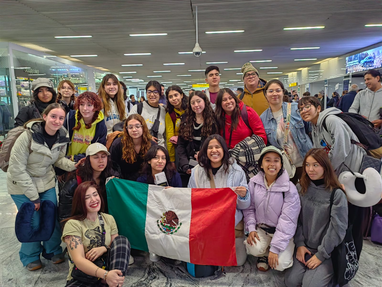 Grupo de estudiantes que viajan a Pekín