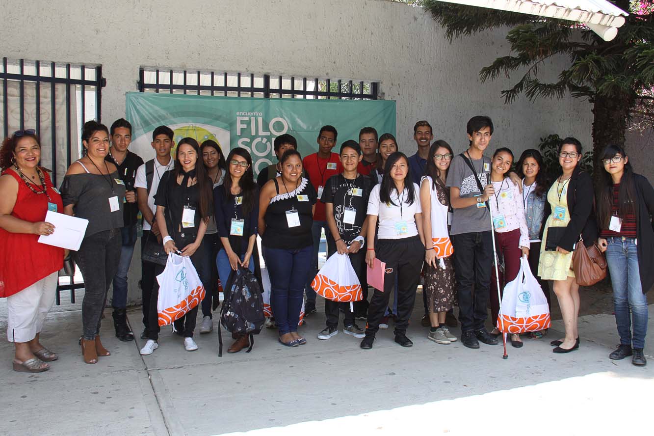 Grupo de participantes en encuentro