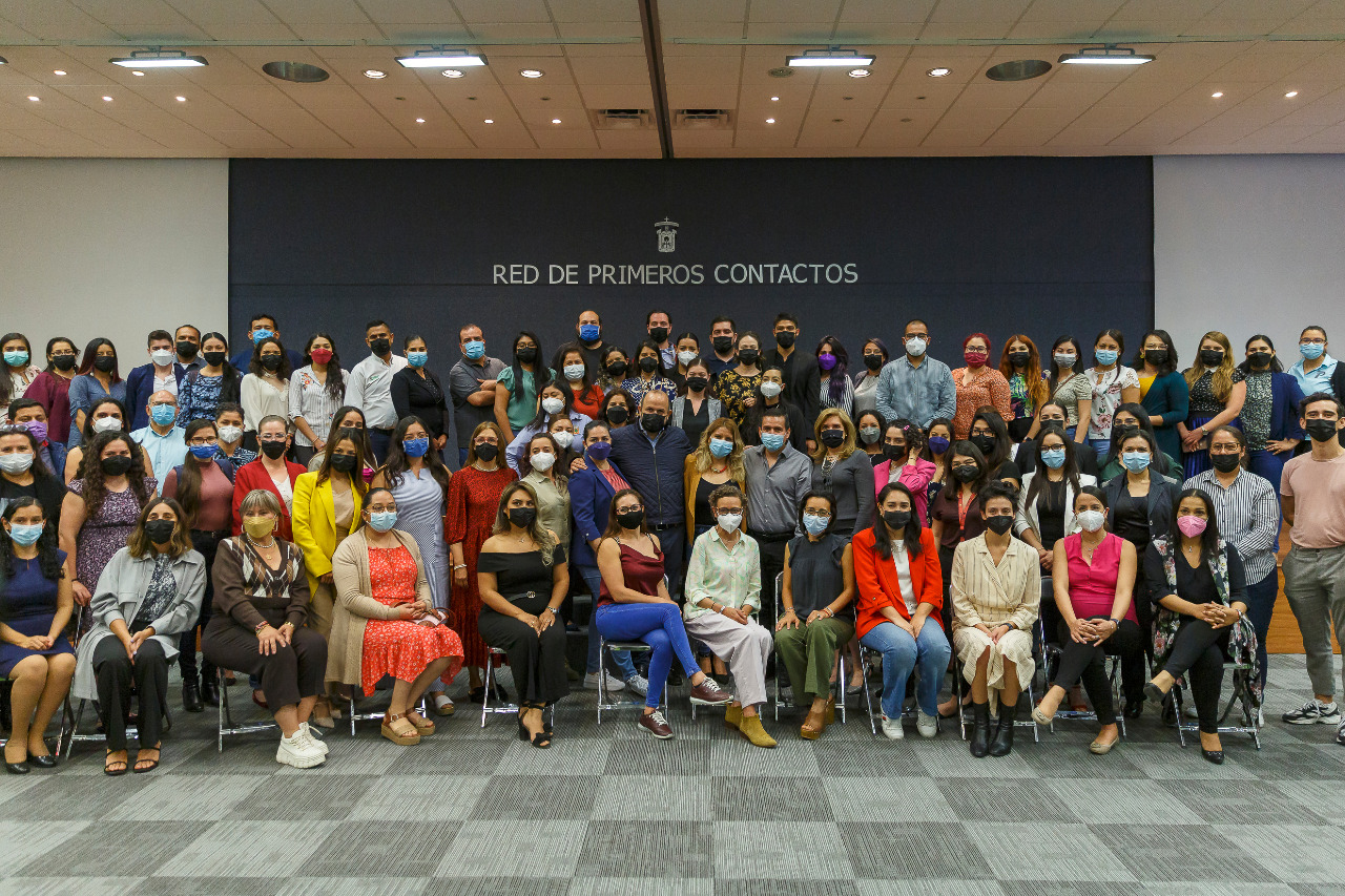 Grupo de participantes que asistieron al evento