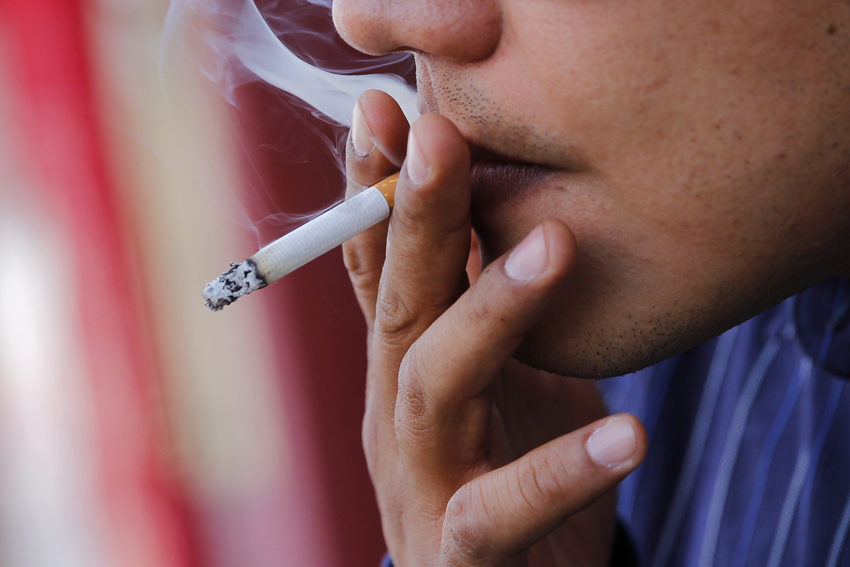 Persona fumando