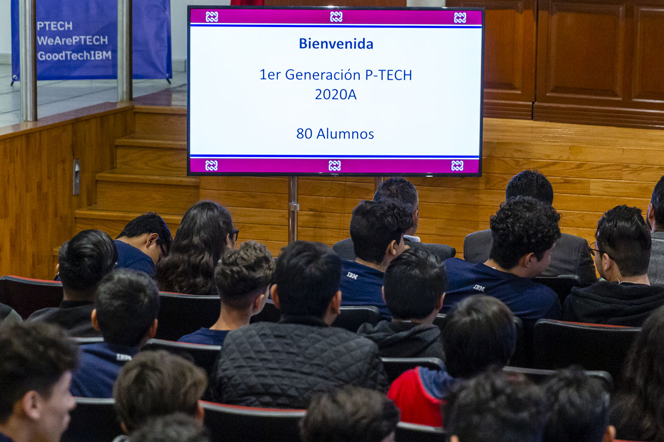 Participantes en auditorio