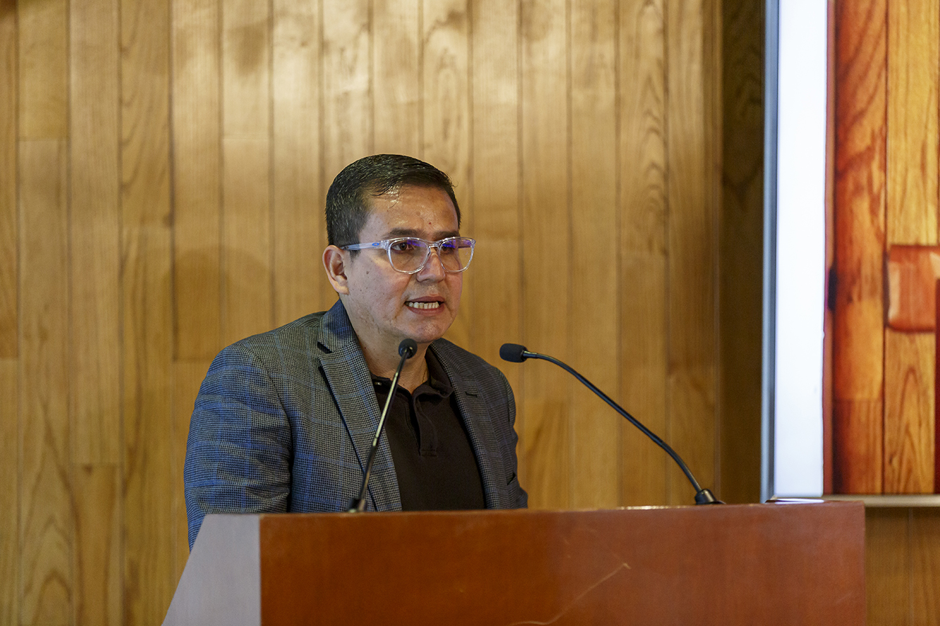 Autoridades del evento en presídium